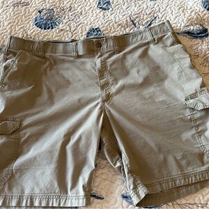 LEE Extreme Motion Men’s 50” waist khaki‎ shorts